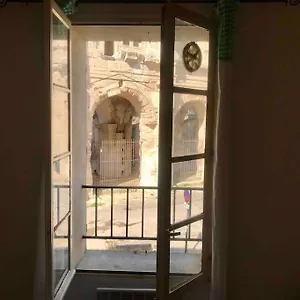 appartement-face-aux-arnes.fr-provencehotel.com/